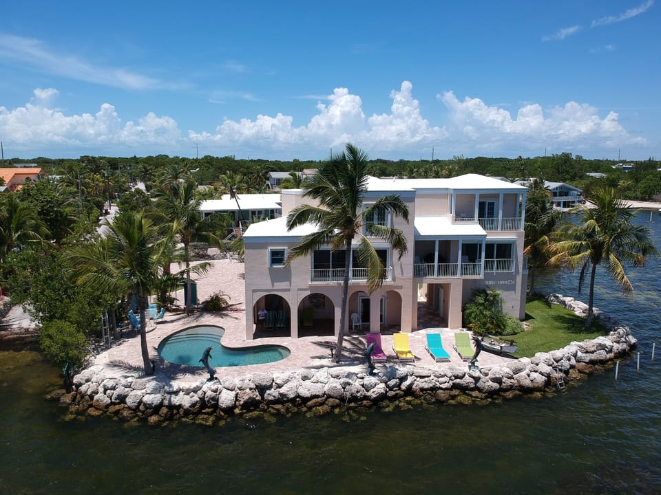Private Point with unobstructed views of the Ocean. Surrounded by water!