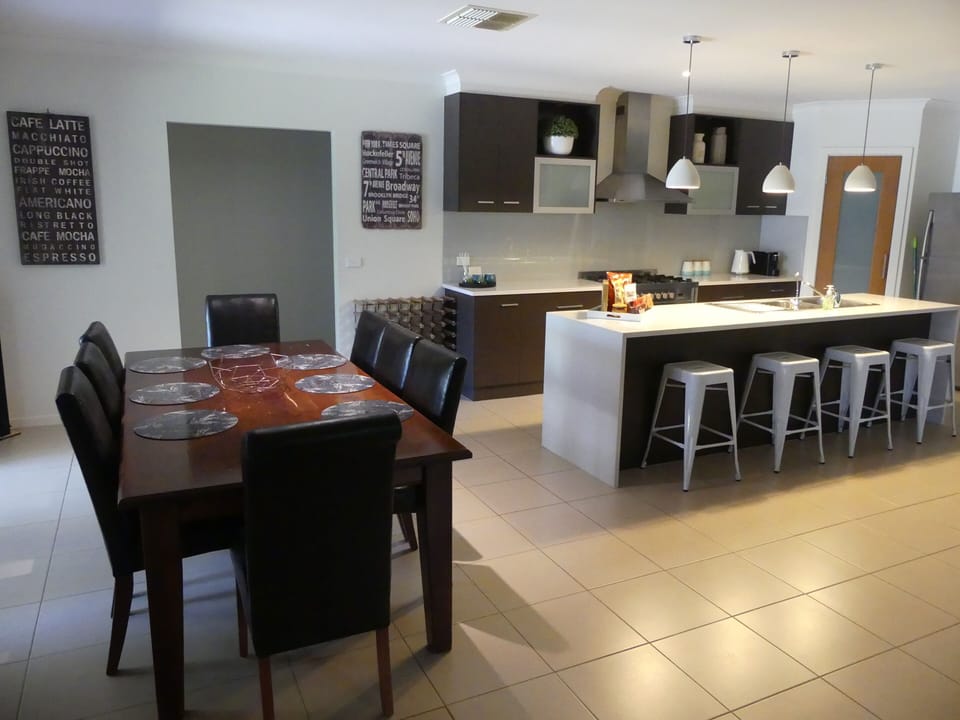 kitcken/dining