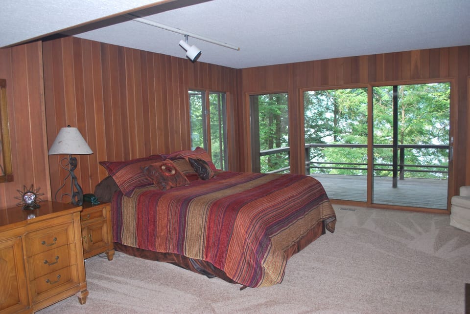 downstairs master bedroom with bath