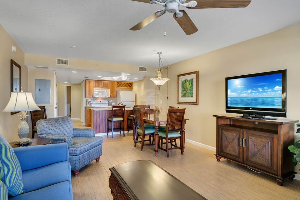 Spacious unit, sleeps 6