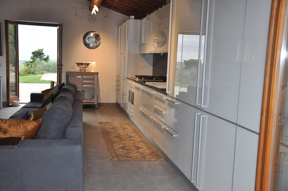 Fully stocked kitchen for even the fussiest chef.