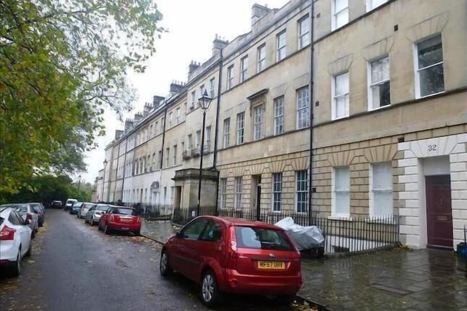 Unrestricted parking outside the apartment
