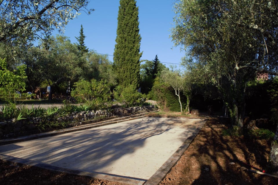 Superb renovated Mas provençal - 11 bedrooms - sleeps 20 - near Cannes - France - House in French Riviera