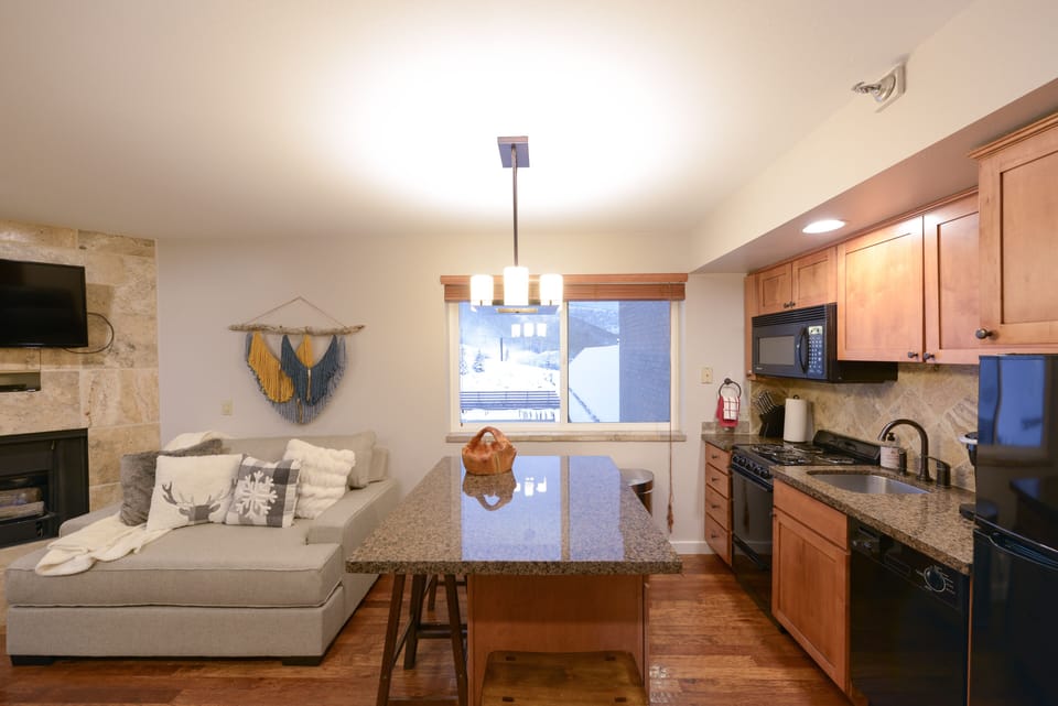 Living/Dining/Kitchen with Slope side Mountain View!