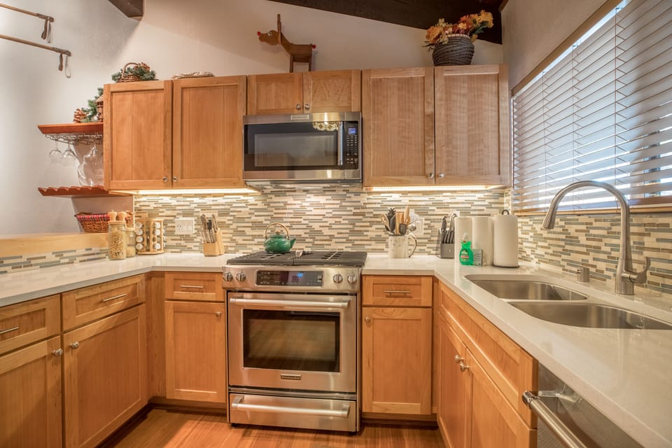 Fully Loaded, Remodeled Kitchen