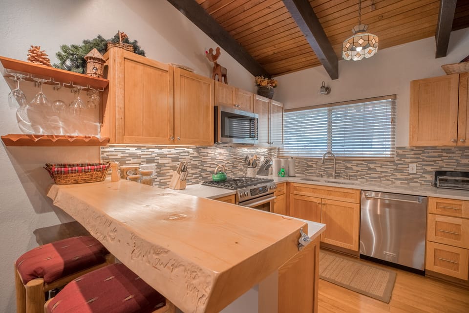 Fully Loaded, Remodeled Kitchen