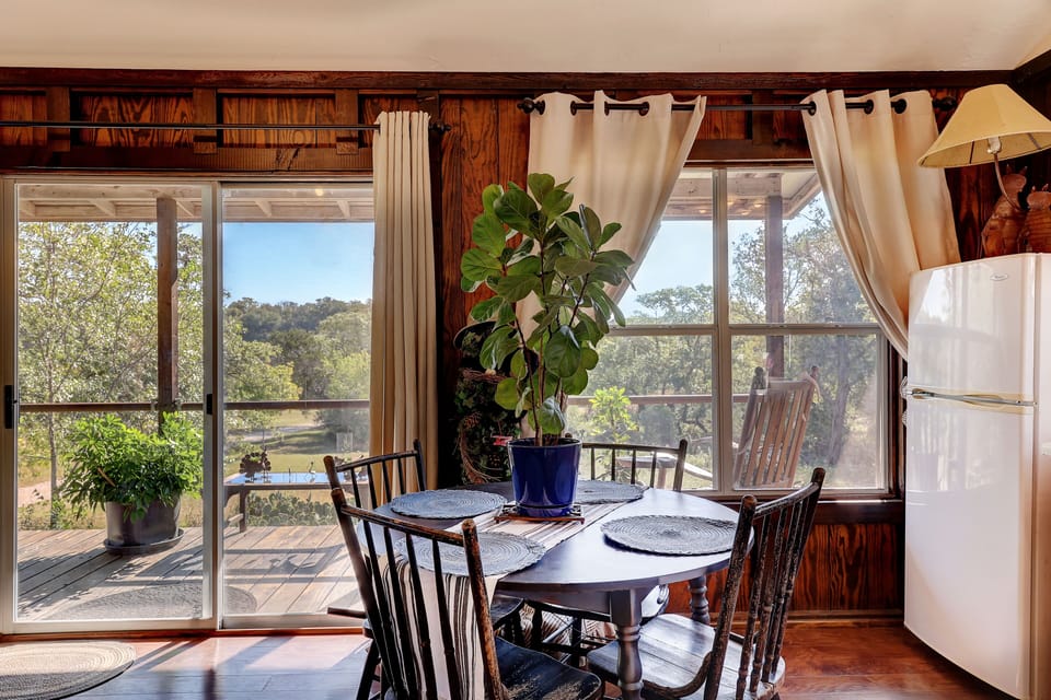 Cabin dining 
