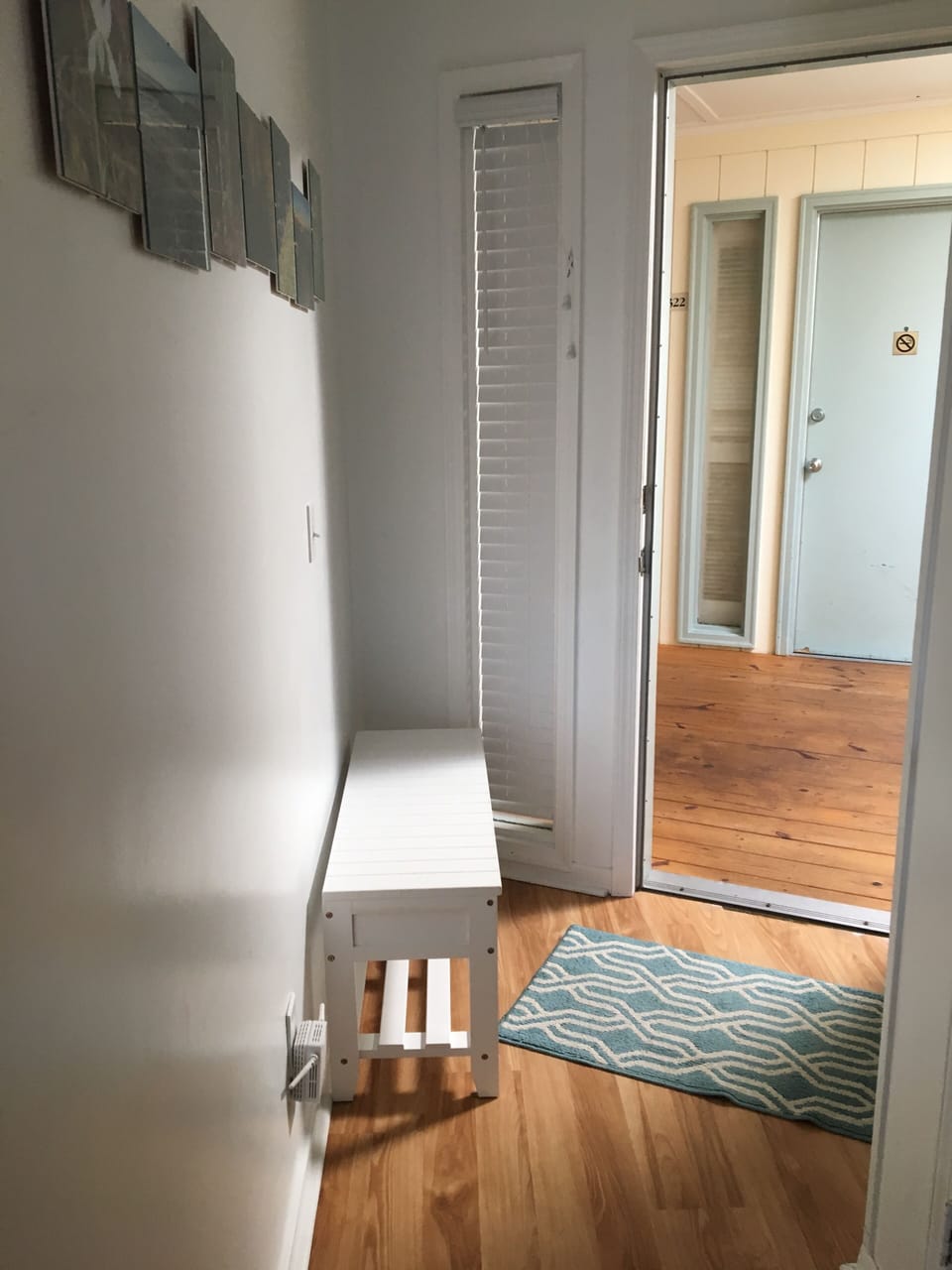 Convenient entry bench to unload from the beach