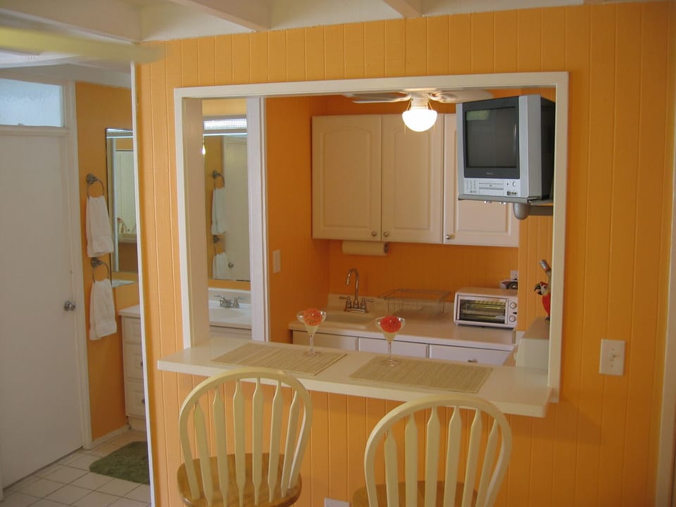 Coral Suite kitchenette