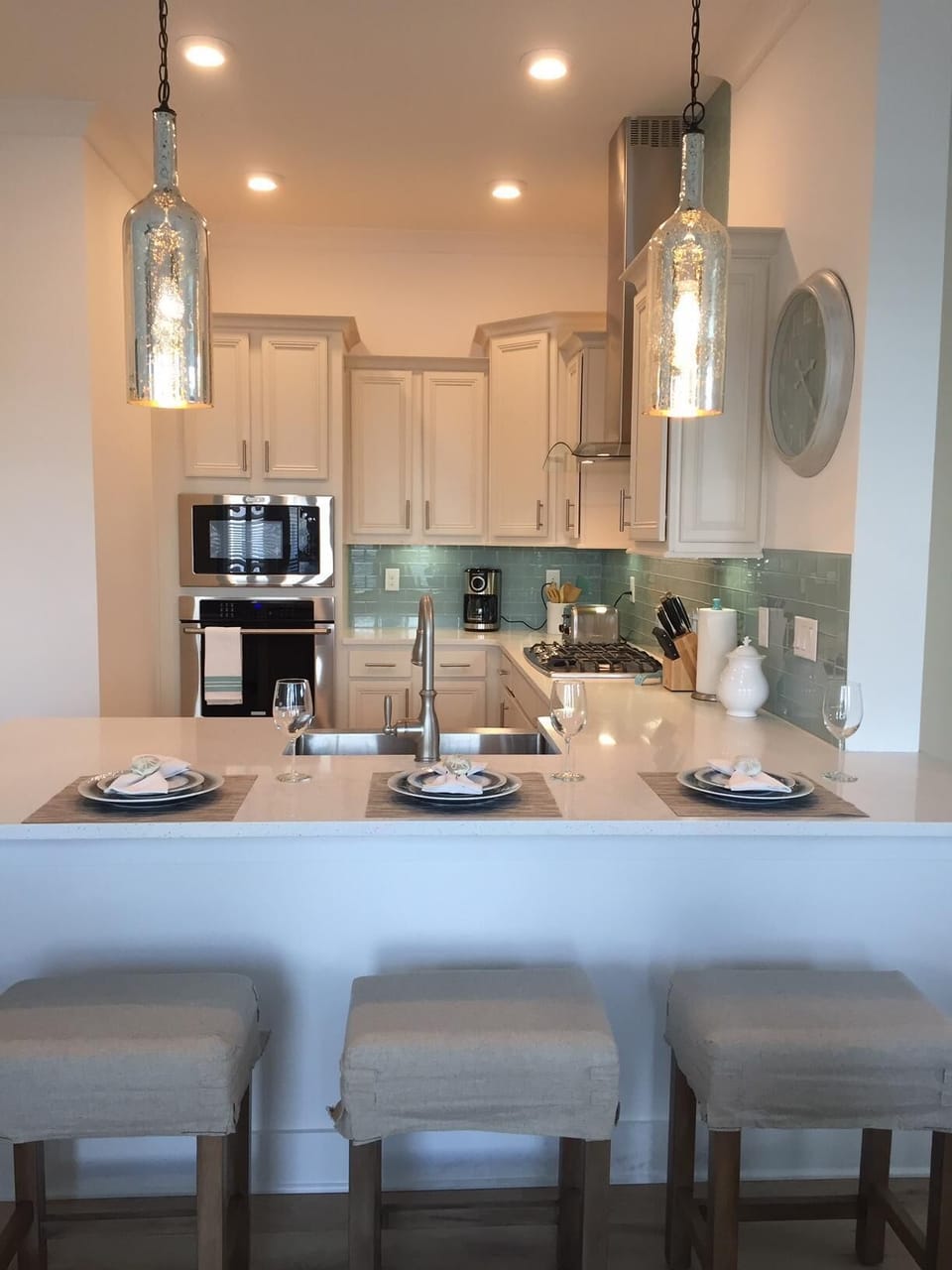 Kitchen bar