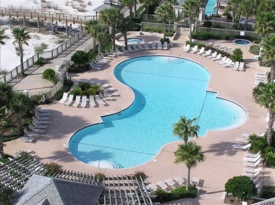 choose from 5 outdoor pools and an indoor pool. several hot tubs