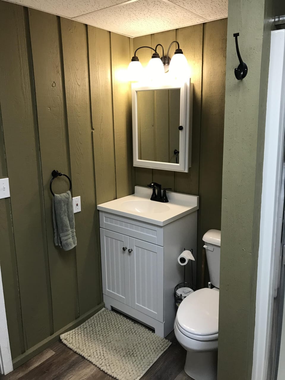 Recently renovated fixtures!