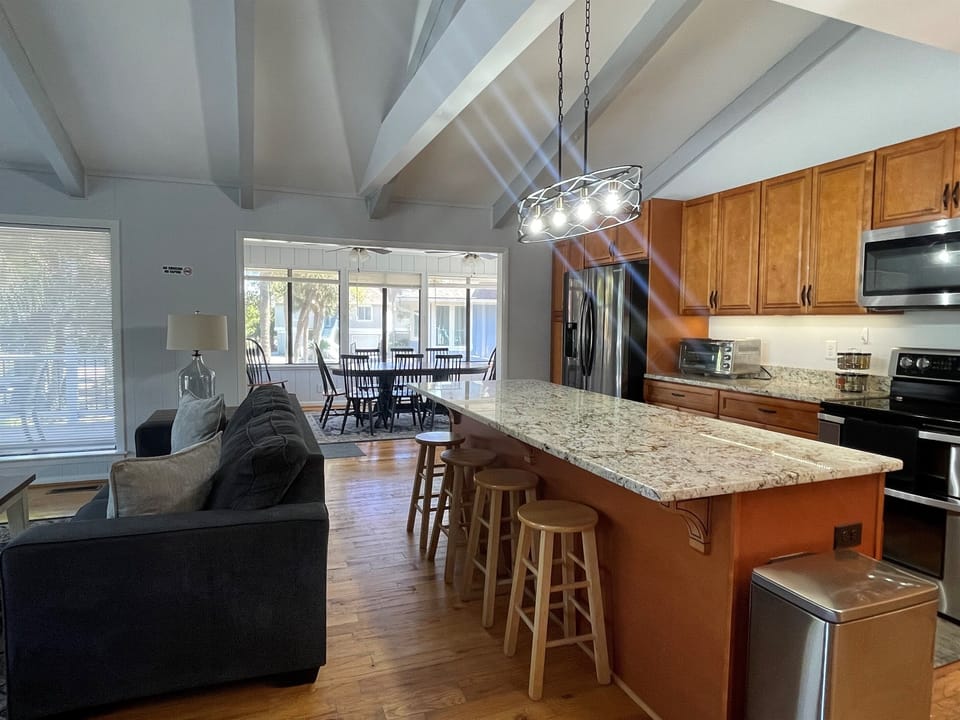 Granite counters, plenty of space!