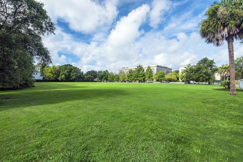 Let the dog run free or enjoy a picnic at the Horse Lot, adjacent to the complex