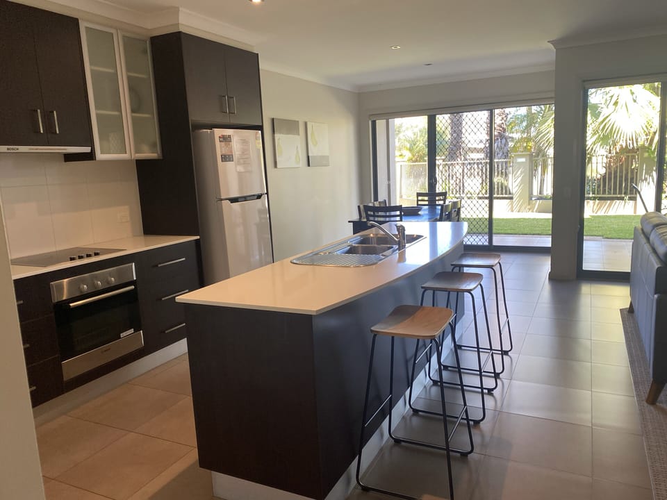 Kitchen/dining