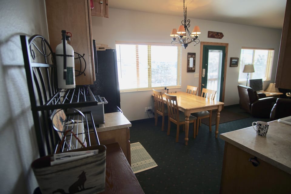 Kitchen and dining area.