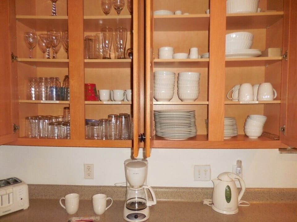 Kitchen amenities
