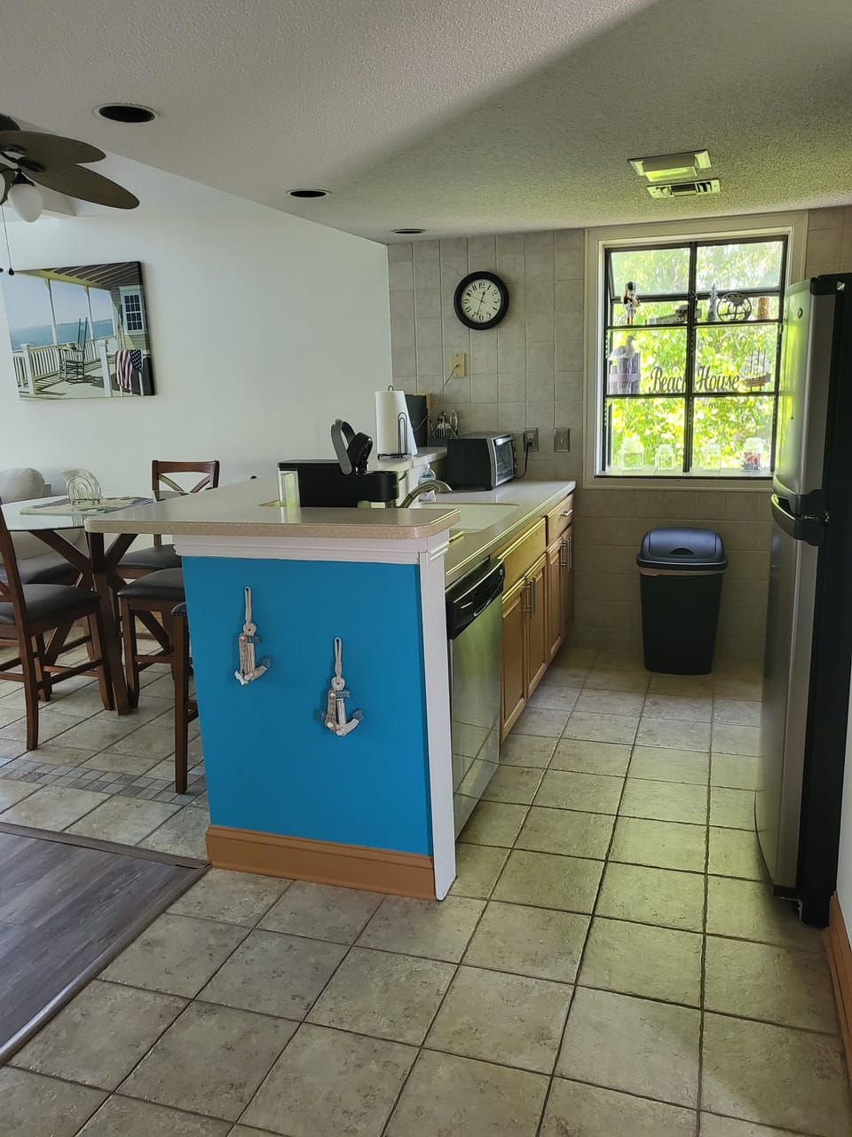 Fully Stocked Kitchen for all your cocking and cocktail needs