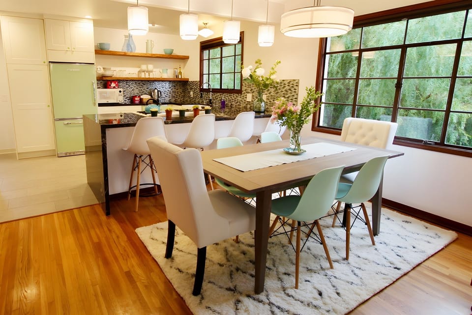 Full size dining room