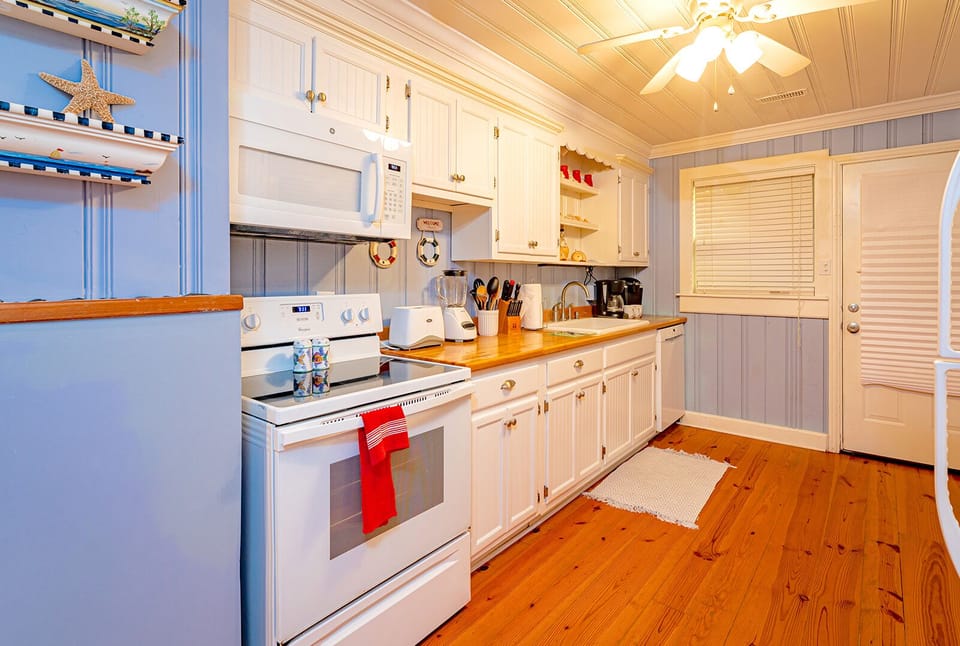 Fully stocked Kitchen