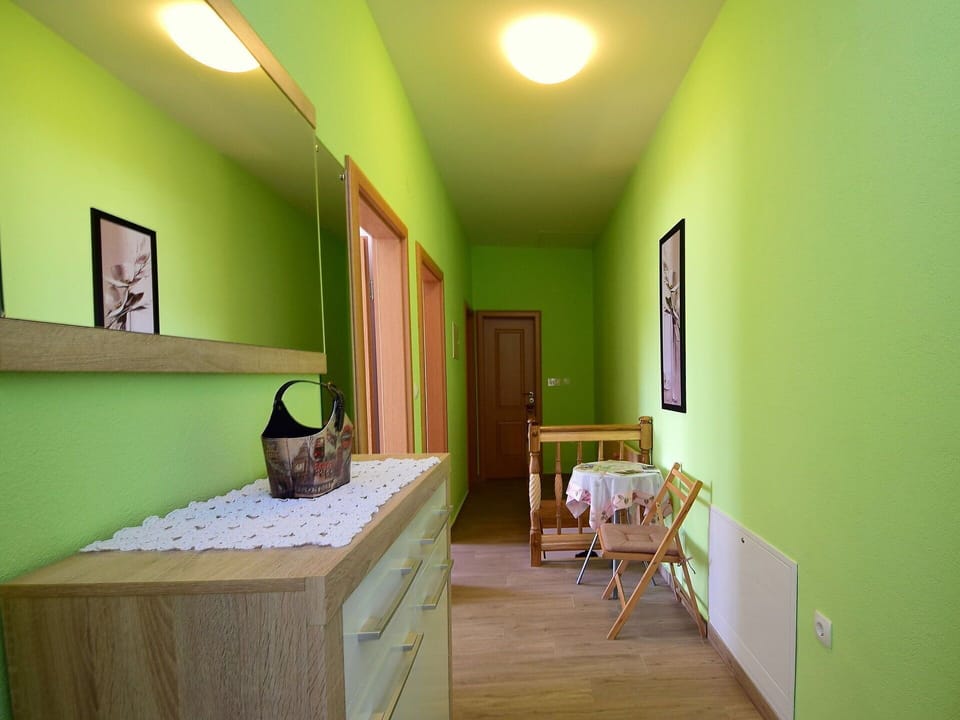 Green, Room, Interior Design, Property, Yellow, Wall, Ceiling, Building, Floor, House