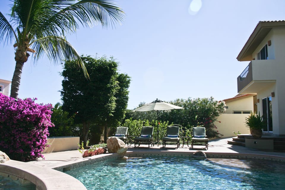 Beautiful Large Pool & Spa with waterfall and ample sunning areas