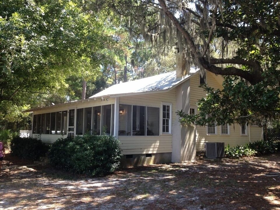 Screened in porch overlooking Mobile Bay