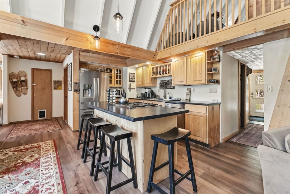 Kitchen Island seat 4 or more