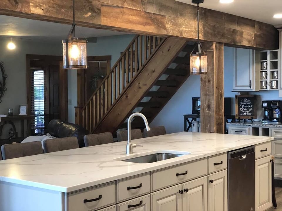Oversized quartz eating bar