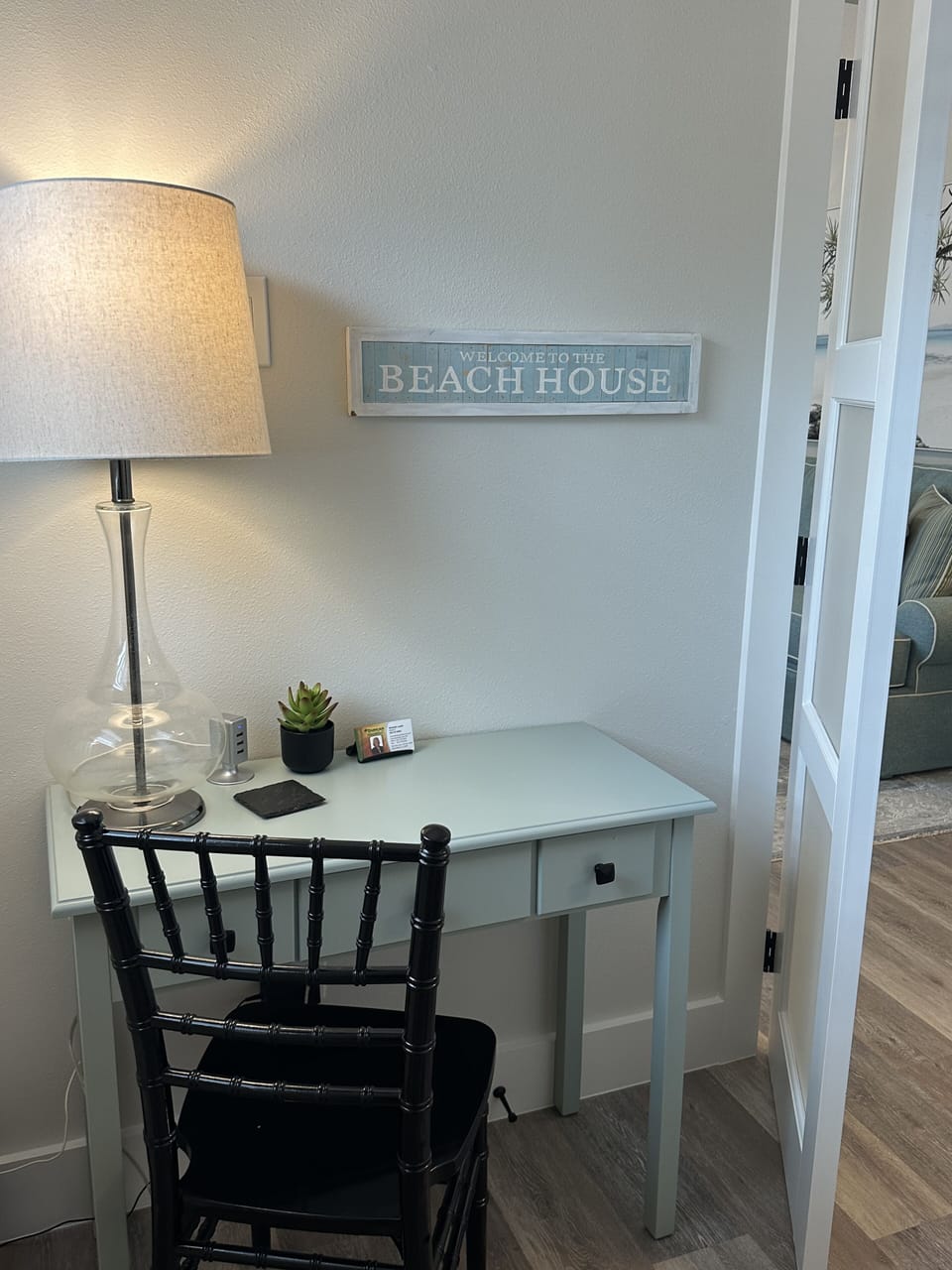 Desk in third bedroom