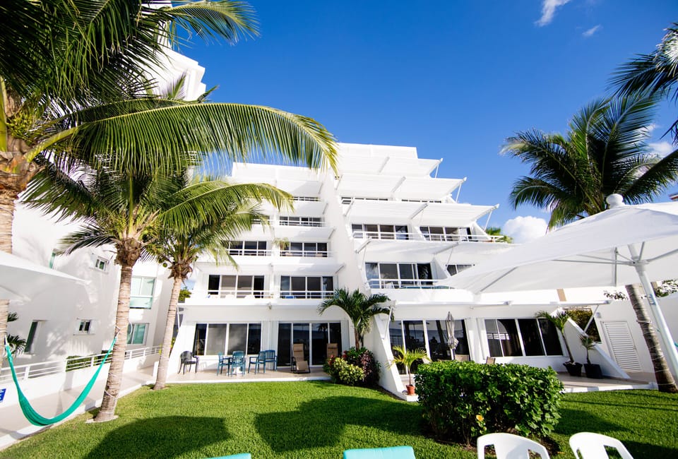 The 12 unit building and grounds are pristine and private, not overcrowded. 