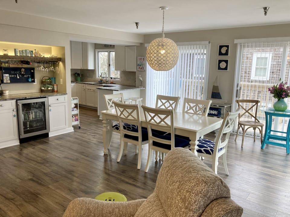 2nd floor living/dining/kitchen area