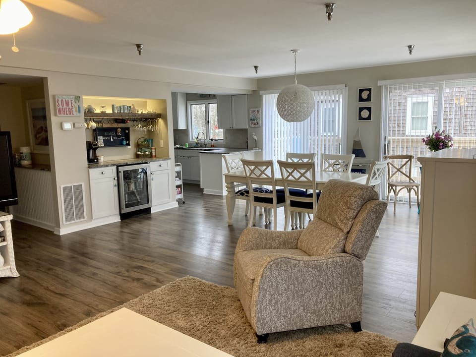 2nd floor living/dining/kitchen area
