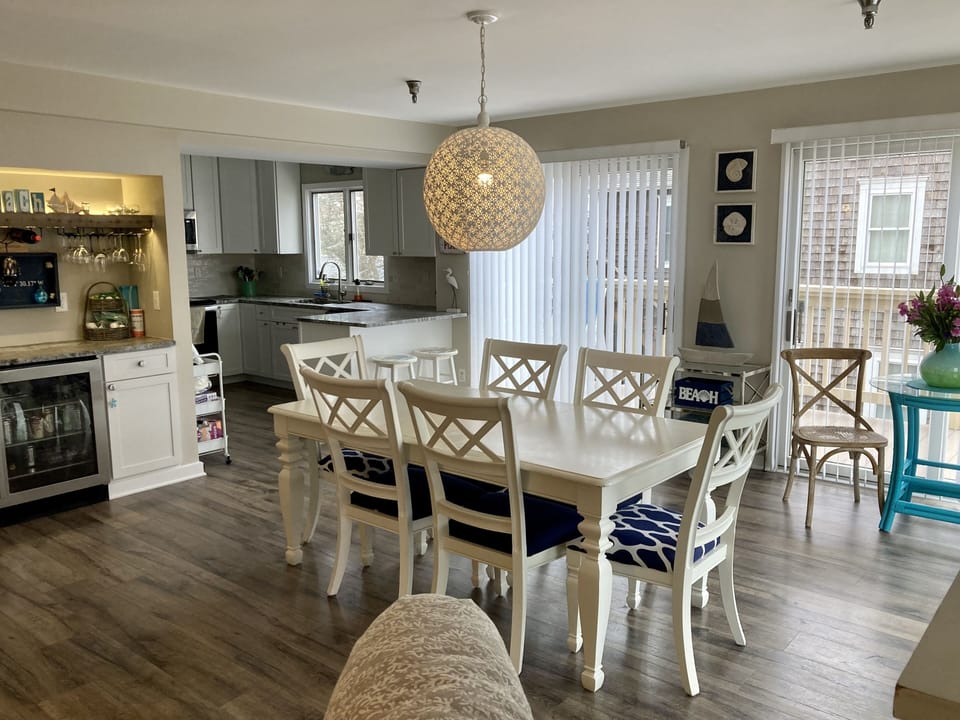 2nd floor dining/kitchen