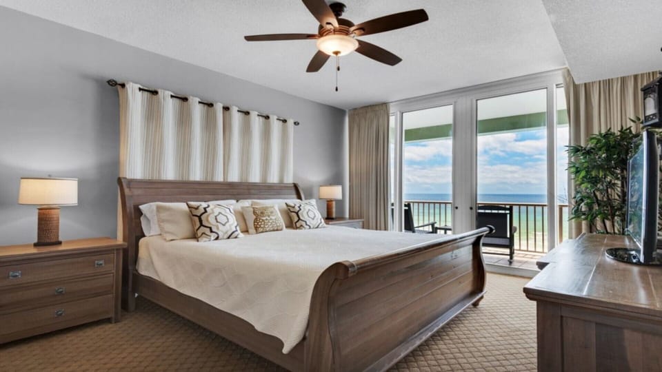 Master Bedroom has direct Gulf of Mexico view