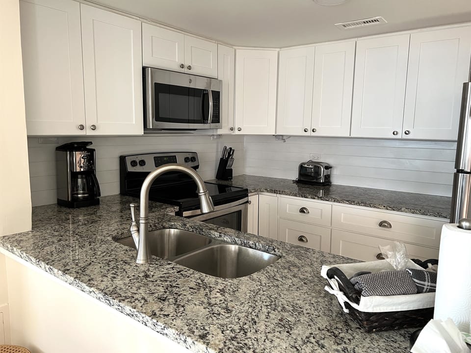 Fully Stocked Kitchen