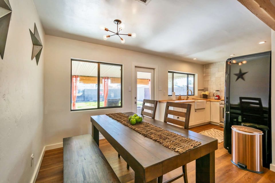 Great backyard views and nice lighting that comes in to enjoy