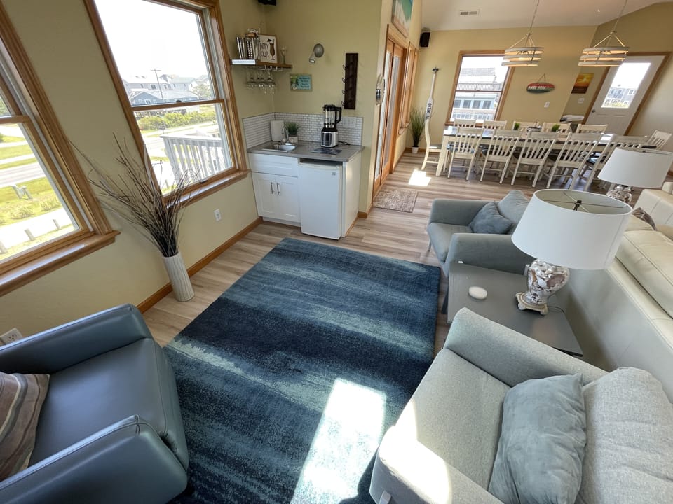 Yet another seating area with wet-bar and mini-fridge.