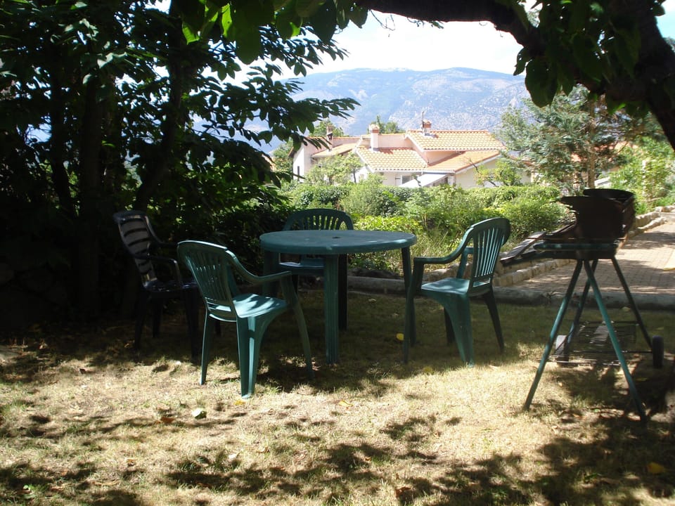 Barbacue Area in Shade