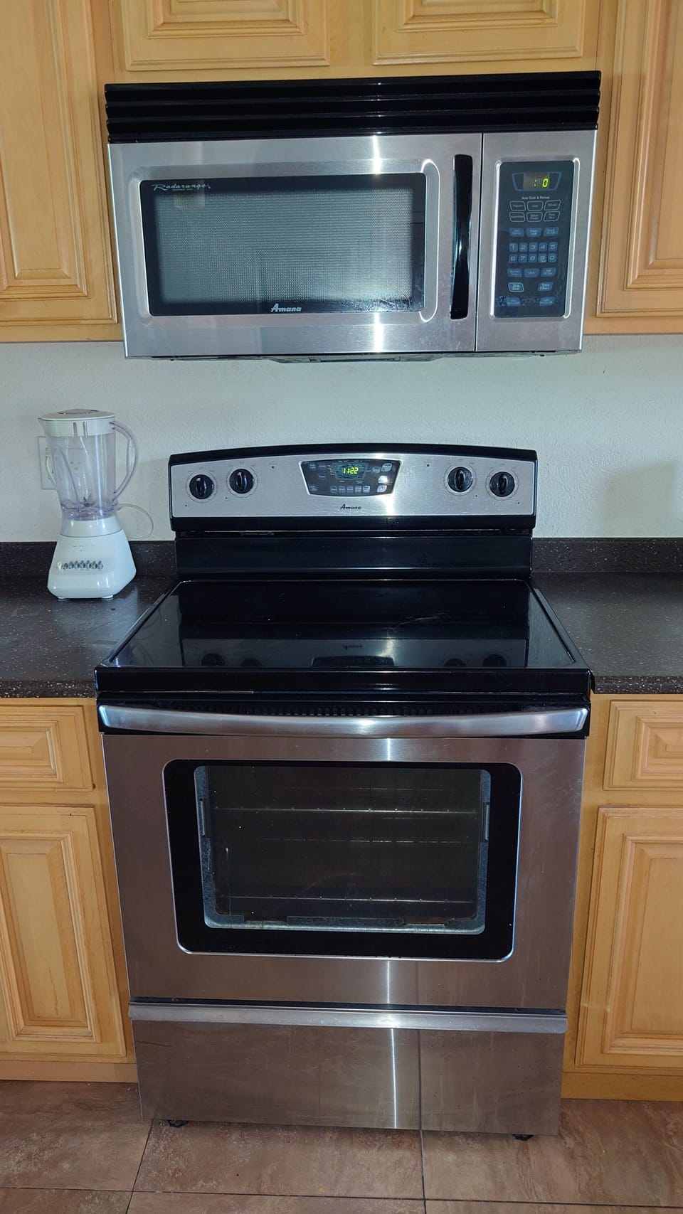 Large oven with ceramic hob and microwave and blender