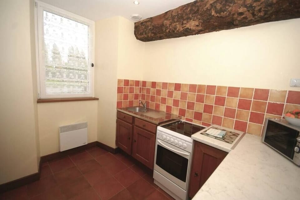 Kitchen (2)