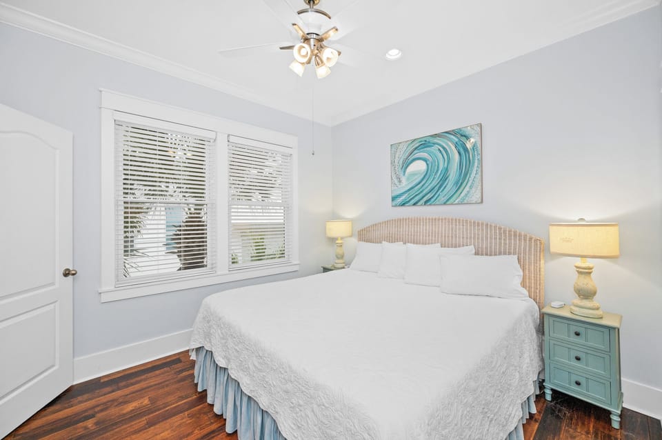 3rd Floor King bedroom with Gulf views.