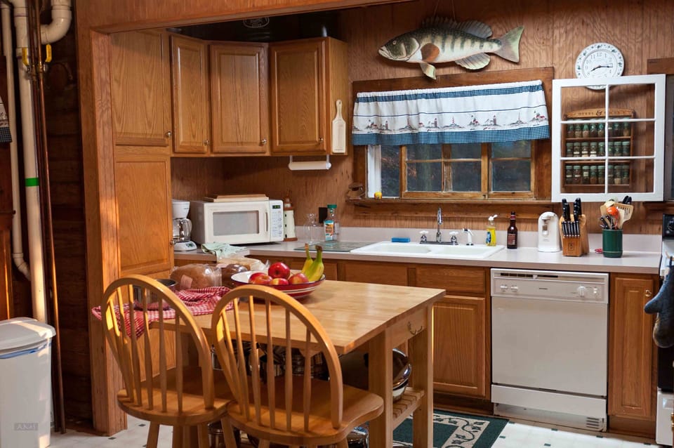 Kitchen with all modern conveniences.