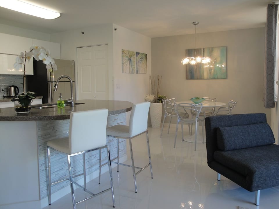 Breakfast area with counter Stools