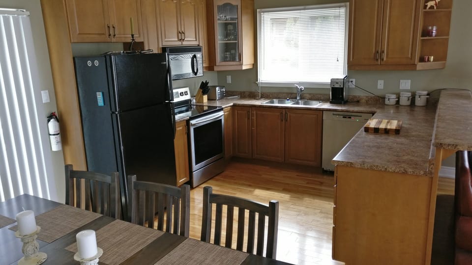 Fullly appointed kitchen