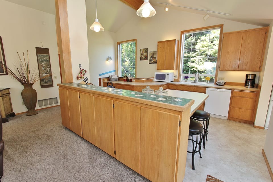 Kitchen - Fully stocked with staples