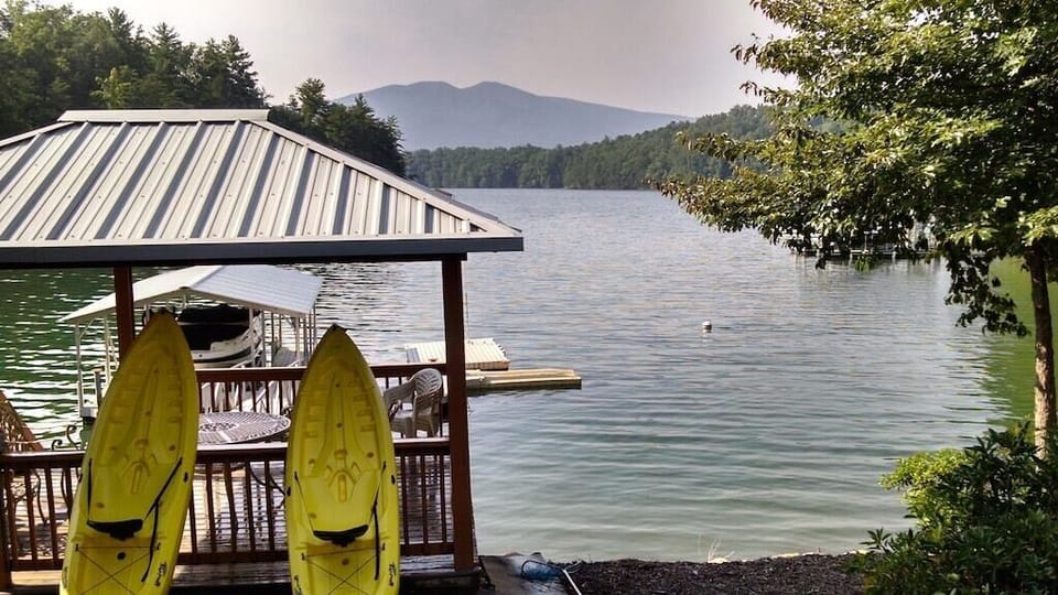 Wake to this view each morning you stay at "The Lake House." 