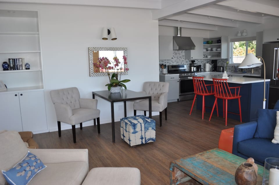 Extra table for work, games or jigsaw puzzles