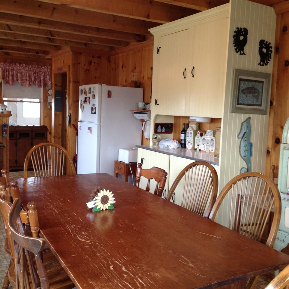 Large country kitchen
