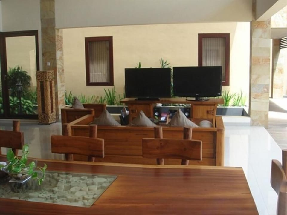 10 Bedooms Villa,10 minutes to the beach